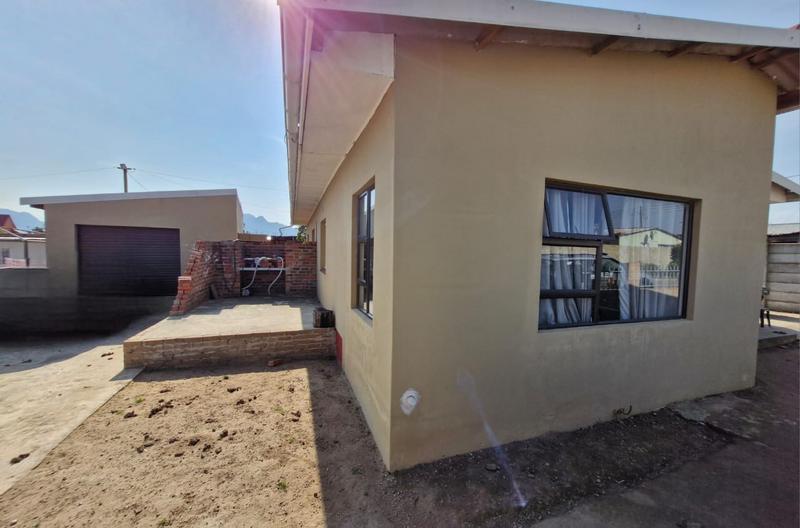 3 Bedroom Property for Sale in Pacaltsdorp Western Cape